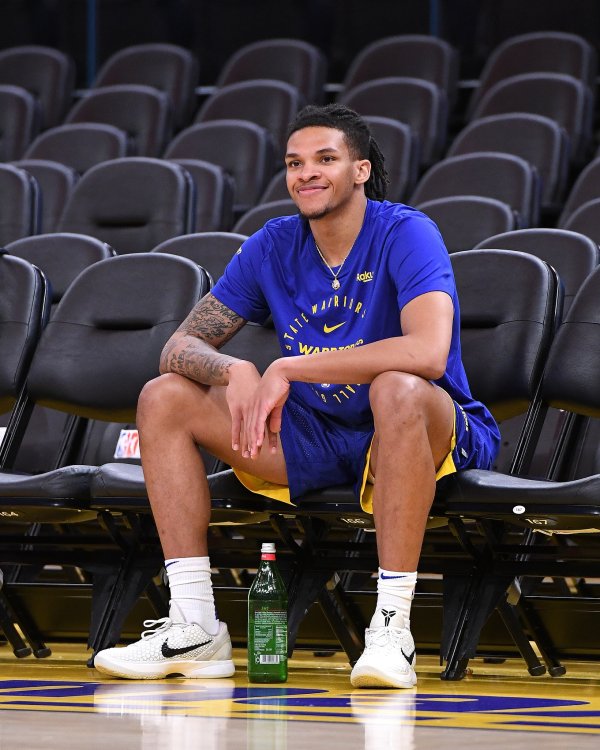 场上作用不小！56号秀理查德7中4贡献13分6板2助1断