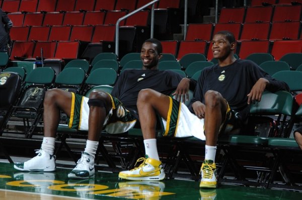 KD谈杰夫-格林：生涯起步时相遇如今携手走向终点线 这感觉太美妙